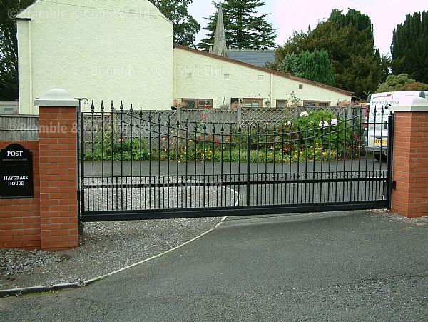 Cantilever Sliding Gate, Tiverton, Devon.